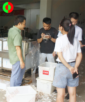 知名企業客戶考察公司現場,并測試大蒜加工生產設備！