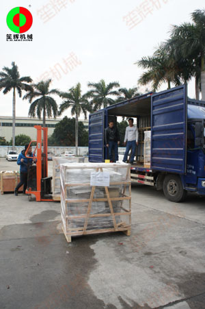 魚蝦采肉機(jī)和一批蔬果類食品加工處理機(jī)械裝車出貨！