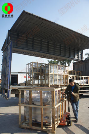 天清氣朗，一批果蔬清洗機(jī)元旦假期前加緊裝車交付客戶！