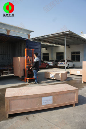 春節(jié)假期前最后一批海外定單完成，蔬果清洗加工機械裝車發(fā)貨！