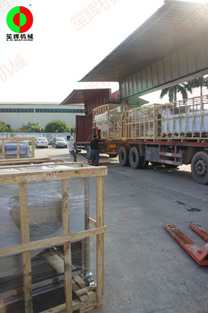 新年開門紅，兩貨車蔬果加工設(shè)備裝車出貨！