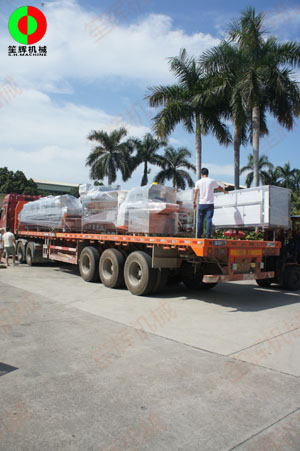 廣西某新建大型食品加工配送中心訂購的大批設(shè)備準(zhǔn)備裝車駐場(chǎng)!