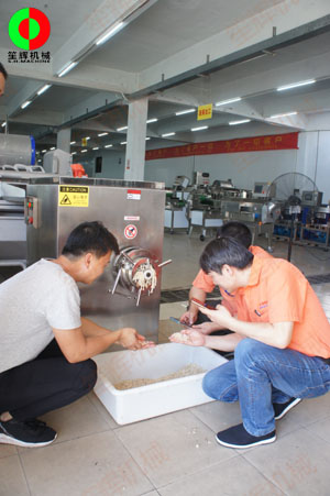 凍肉絞肉機嘗試處理牛筋,客戶滿意物料加工效果!