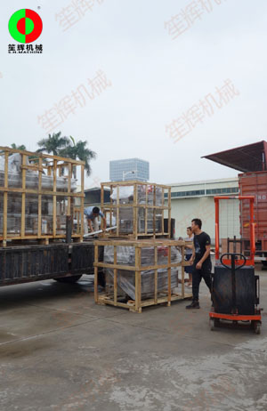 提升輸送機、渦流洗菜機、毛刷清洗去皮機等設備交付客戶!