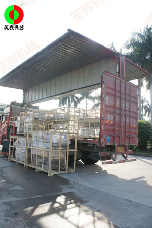 國內外兩批削皮機、洗菜機等蔬果加工機械齊發貨交付!