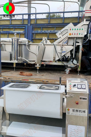 廣州客戶訂購的全網鏈氣泡清洗機、攪拌機裝車交付客戶!